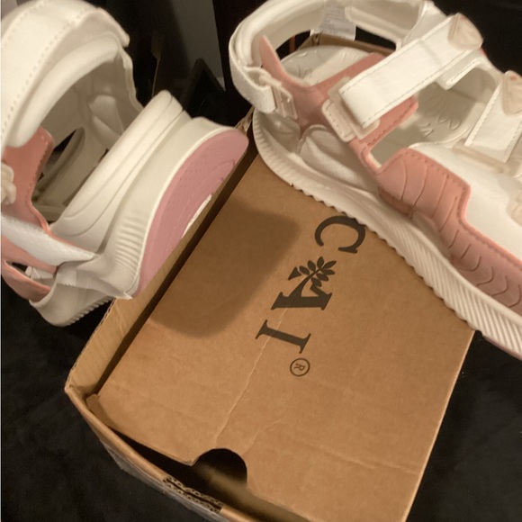 NWT Women’s hiking sandals with arch support  Size11  Pink/white - Picture 6 of 6
